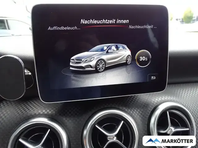 Mercedes-Benz A 220