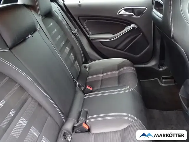 Mercedes-Benz A 220