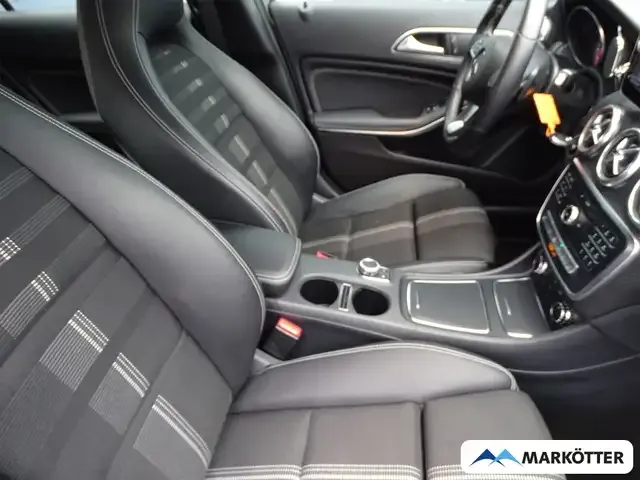 Mercedes-Benz A 220