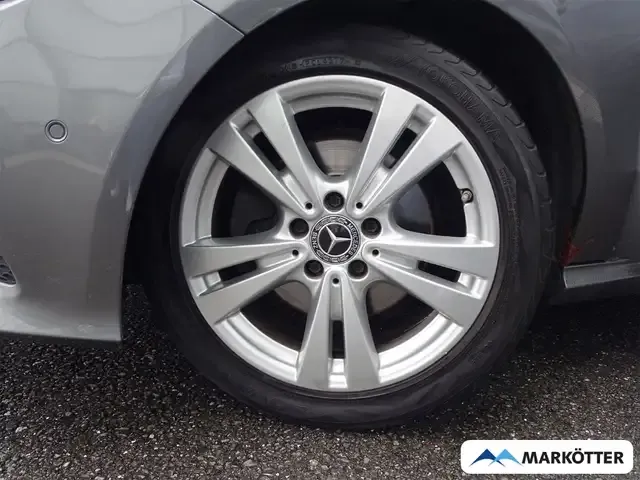 Mercedes-Benz A 220
