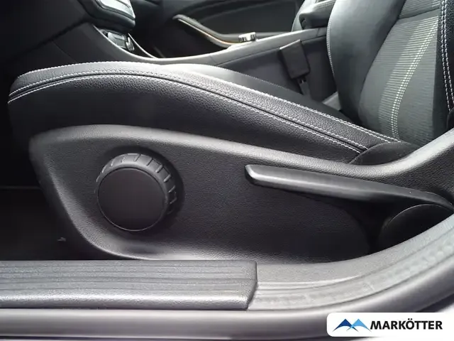 Mercedes-Benz A 220