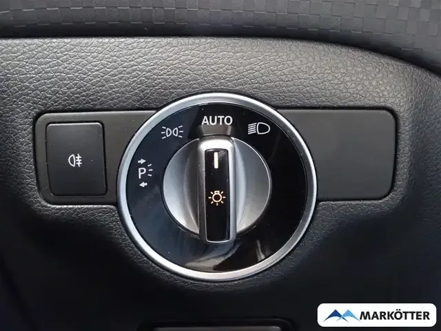 Mercedes-Benz A 220
