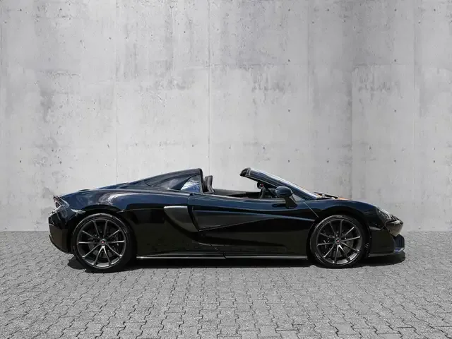 McLaren 570S