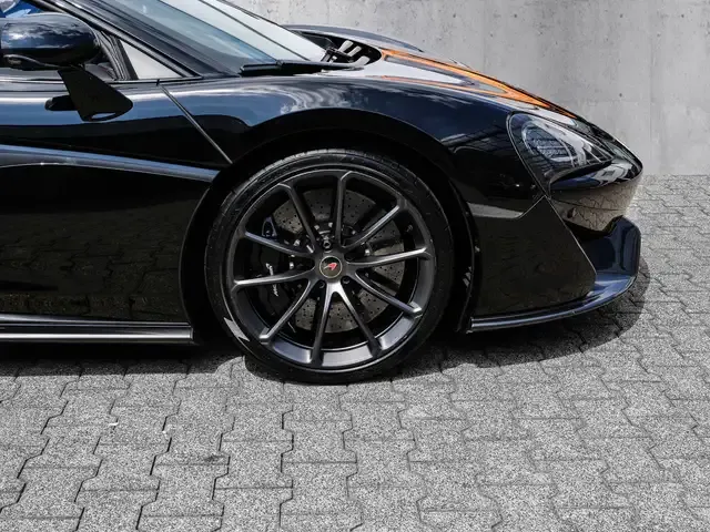 McLaren 570S