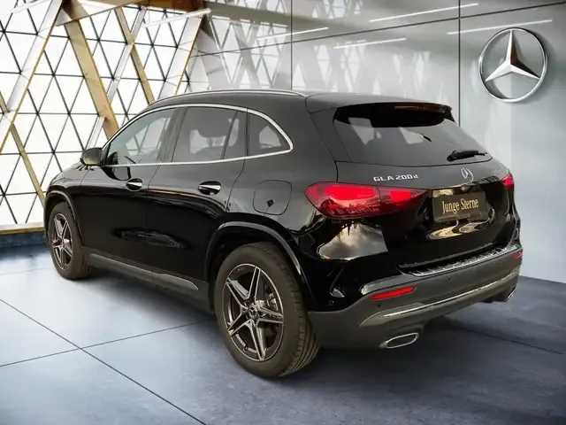 Mercedes-Benz GLA 200