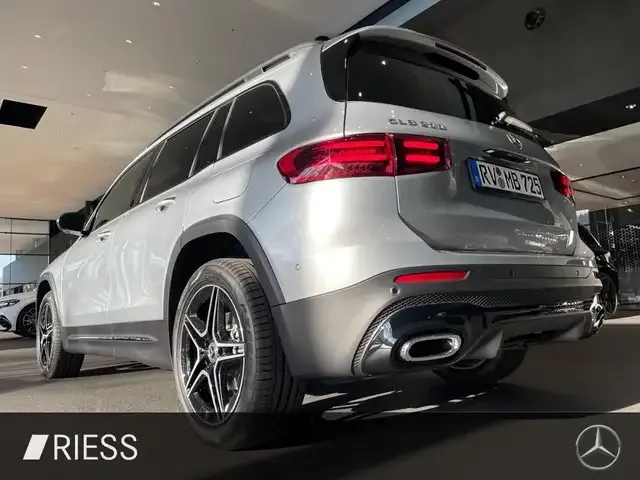 Mercedes-Benz GLB 200