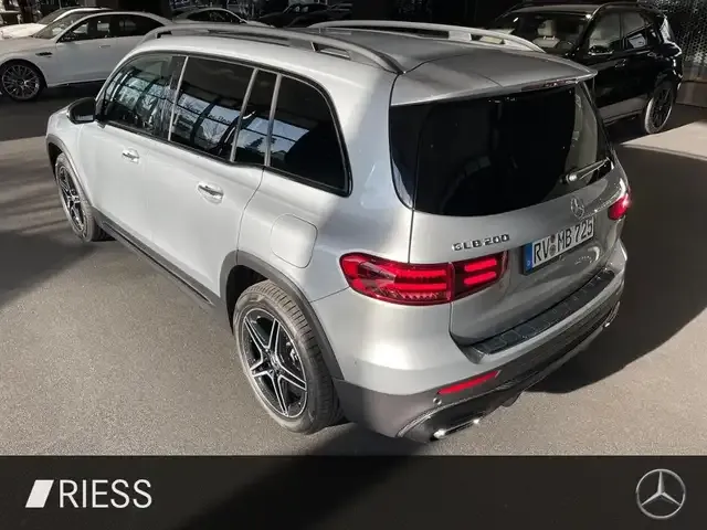 Mercedes-Benz GLB 200