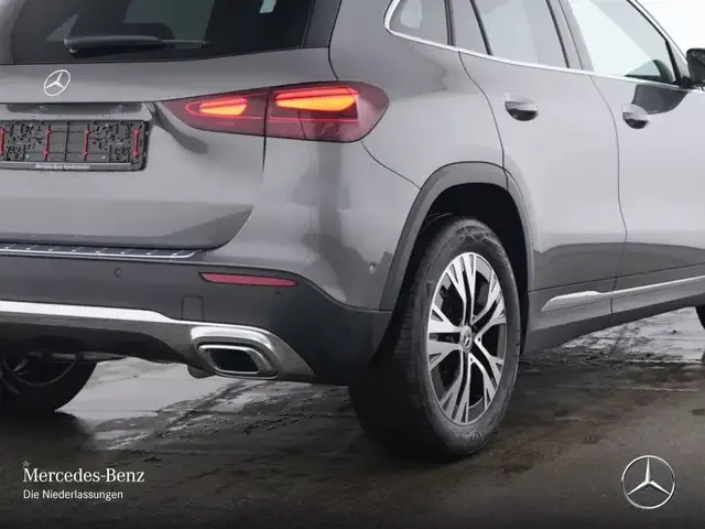 Mercedes-Benz GLA 220