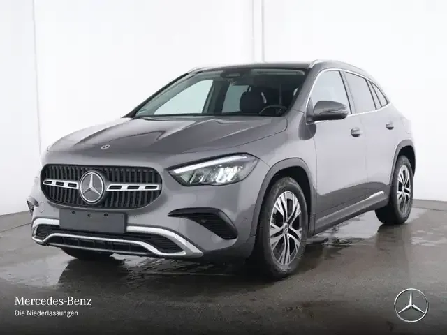 Mercedes-Benz GLA 220