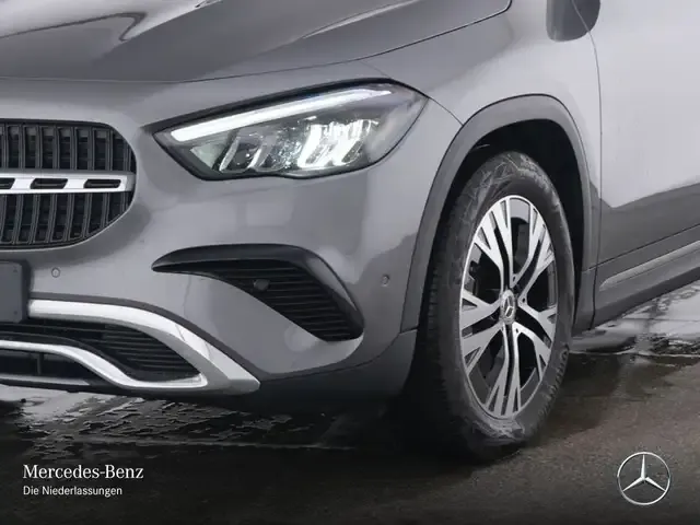 Mercedes-Benz GLA 220