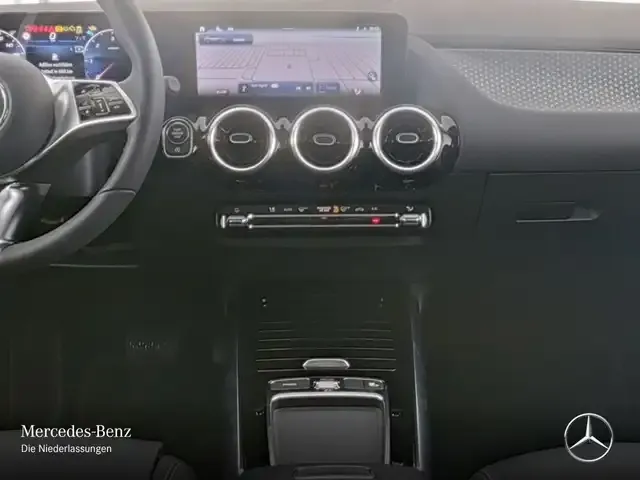 Mercedes-Benz GLA 220
