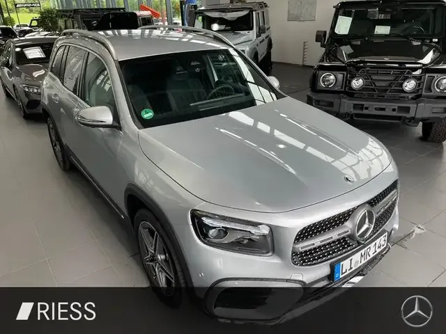 Mercedes-Benz GLB 250