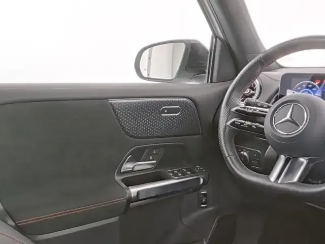 Mercedes-Benz EQB 350