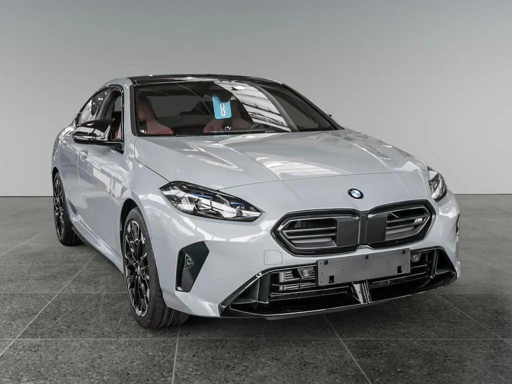 BMW 235