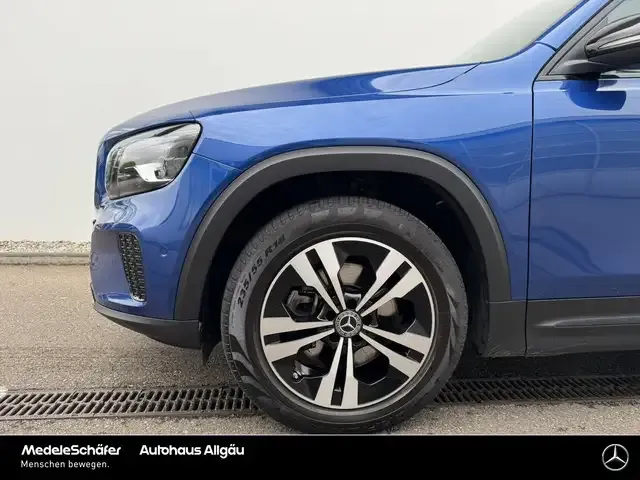 Mercedes-Benz GLB 220