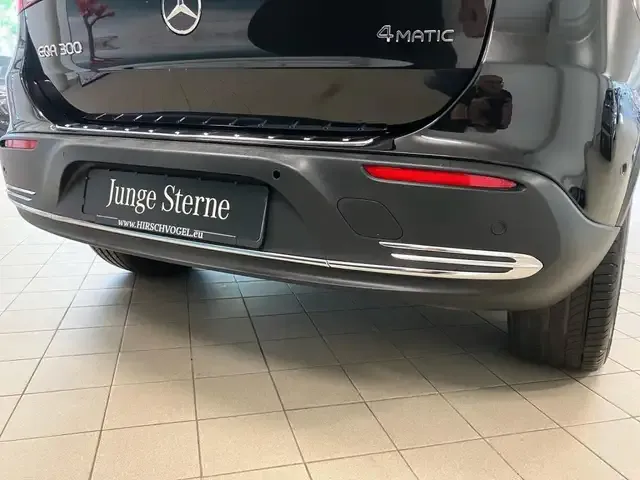 Mercedes-Benz EQA 300