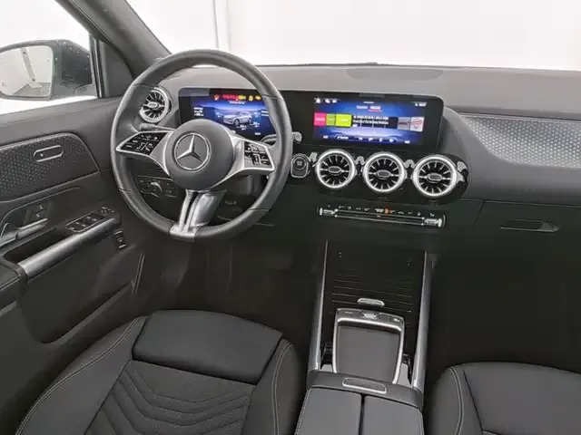 Mercedes-Benz EQA 300