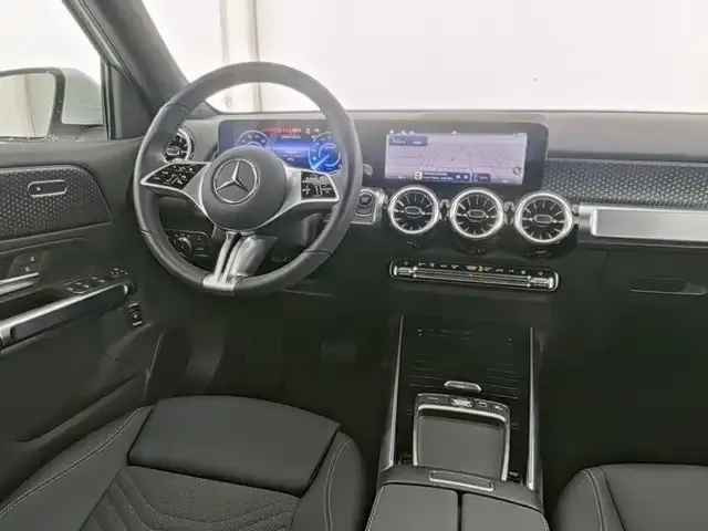 Mercedes-Benz EQB 300