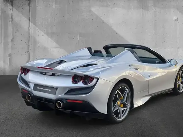 Ferrari F8 Spider