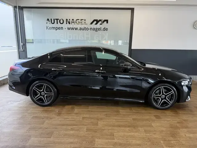 Mercedes-Benz CLA 200