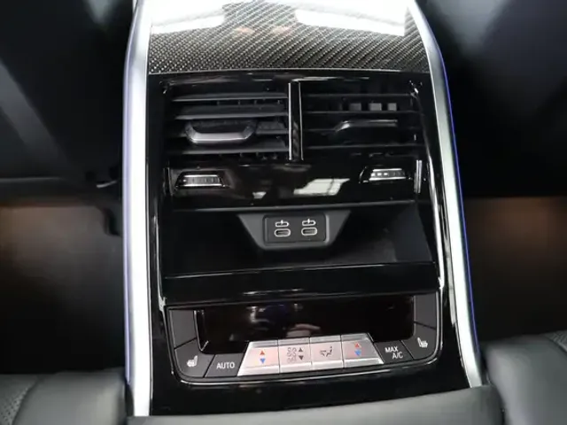 BMW M8