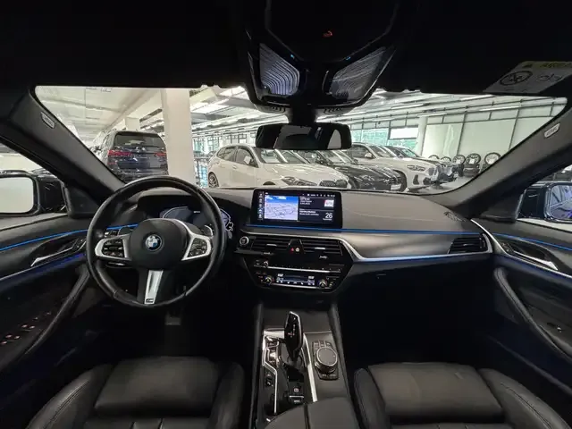 BMW 530