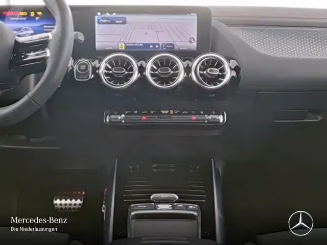 Mercedes-Benz EQA 300