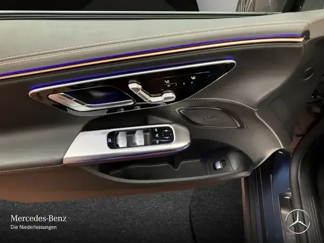 Mercedes-Benz EQE 300