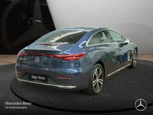 Mercedes-Benz EQE 300