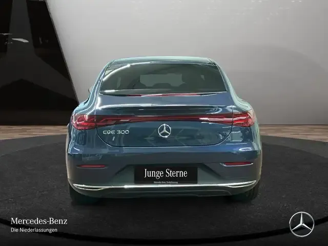 Mercedes-Benz EQE 300
