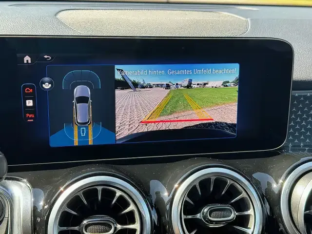 Mercedes-Benz EQB 300