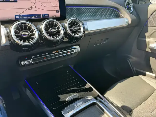 Mercedes-Benz EQB 300