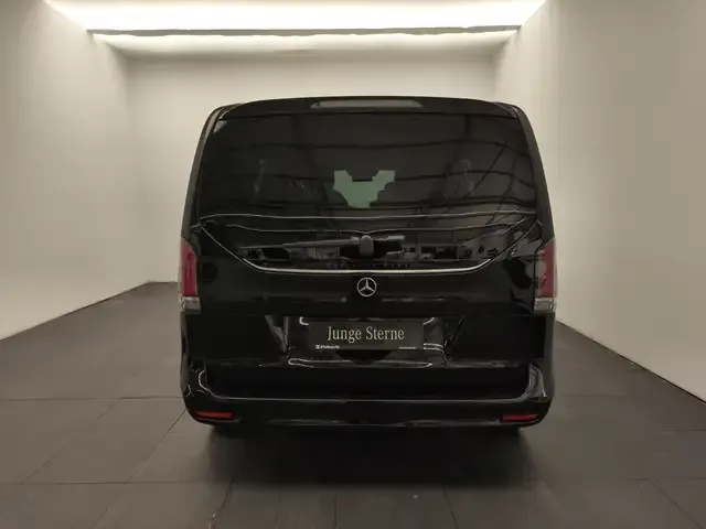 Mercedes-Benz V 220