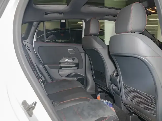 Mercedes-Benz GLA 220