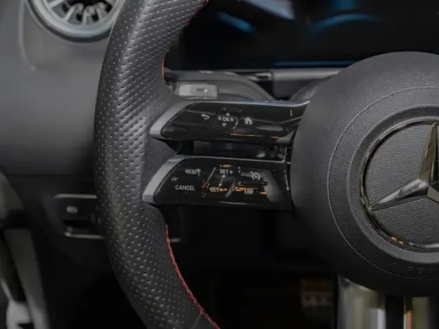 Mercedes-Benz GLA 220