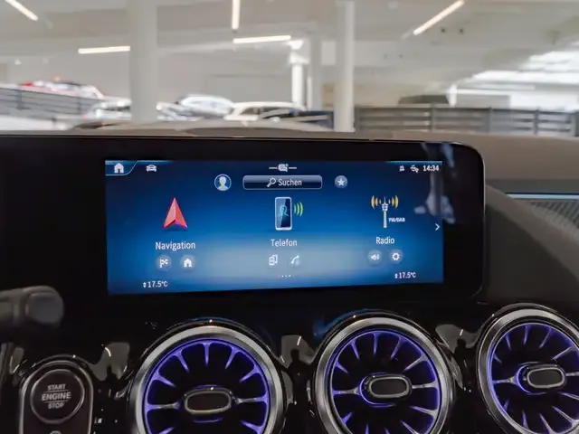 Mercedes-Benz GLA 220