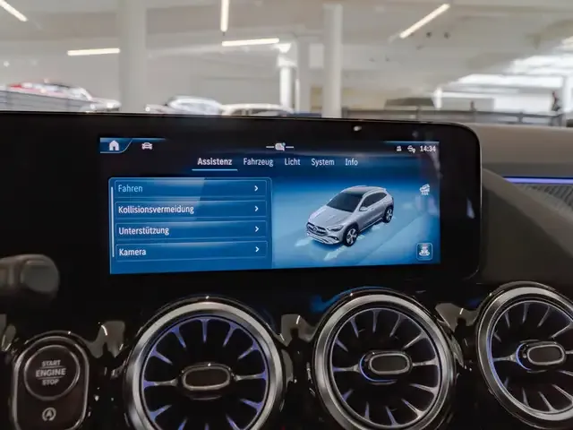Mercedes-Benz GLA 220