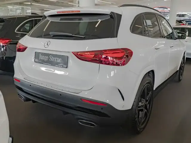 Mercedes-Benz GLA 220