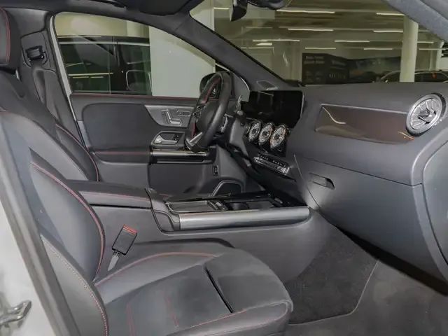Mercedes-Benz GLA 220
