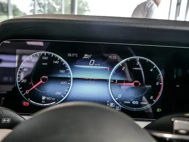 Mercedes-Benz E 220
