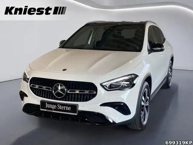 Mercedes-Benz GLA 220