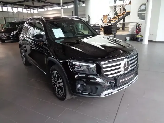 Mercedes-Benz GLB 220