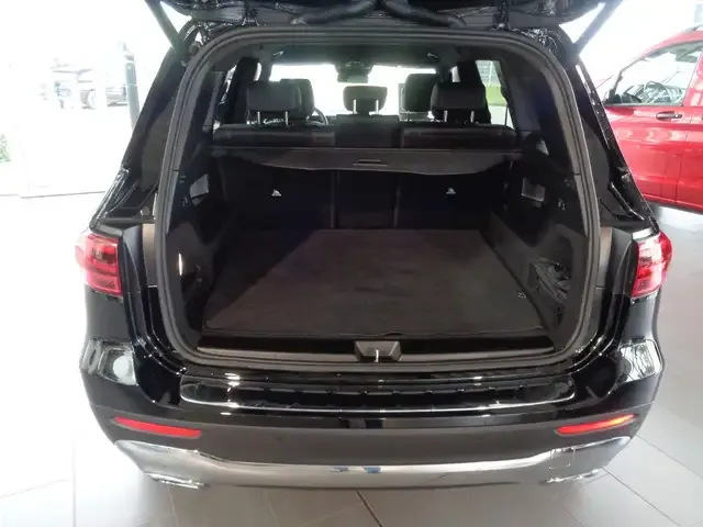 Mercedes-Benz GLB 220