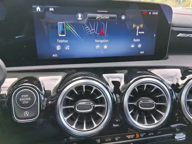 Mercedes-Benz CLA 35 AMG