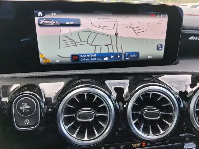 Mercedes-Benz CLA 35 AMG