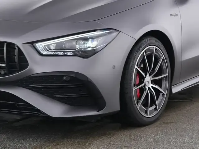 Mercedes-Benz CLA 35 AMG