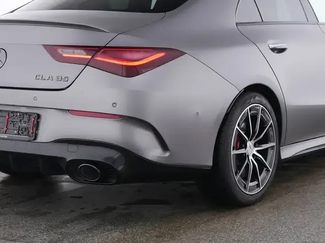 Mercedes-Benz CLA 35 AMG