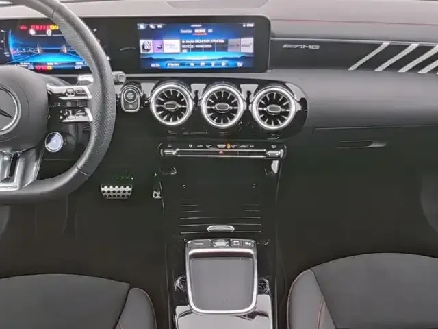 Mercedes-Benz CLA 35 AMG