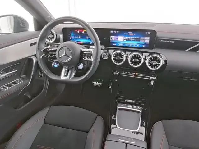 Mercedes-Benz CLA 35 AMG
