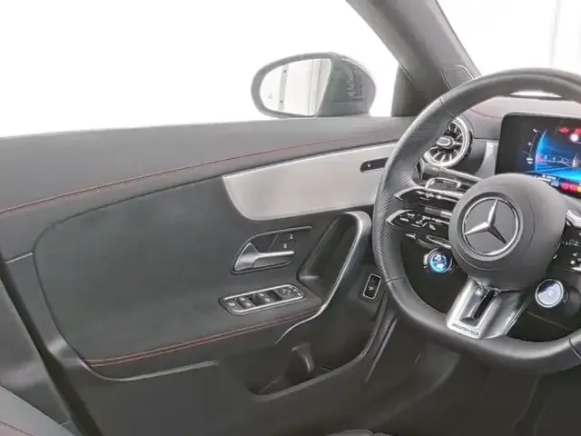Mercedes-Benz CLA 35 AMG